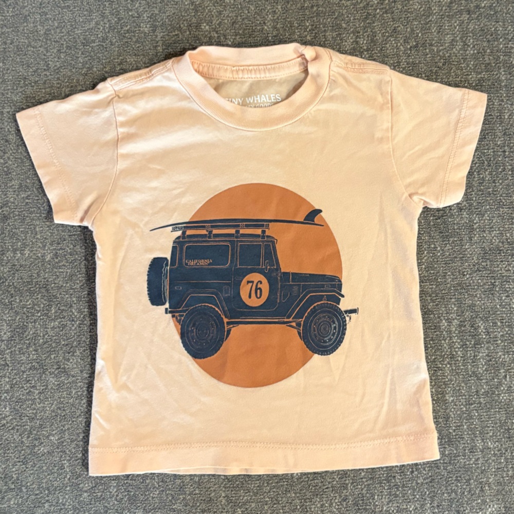 Tiny Whales t-shirt 6/12M excellent used condition no flaws